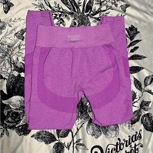 VS PINK Active purple leggings.